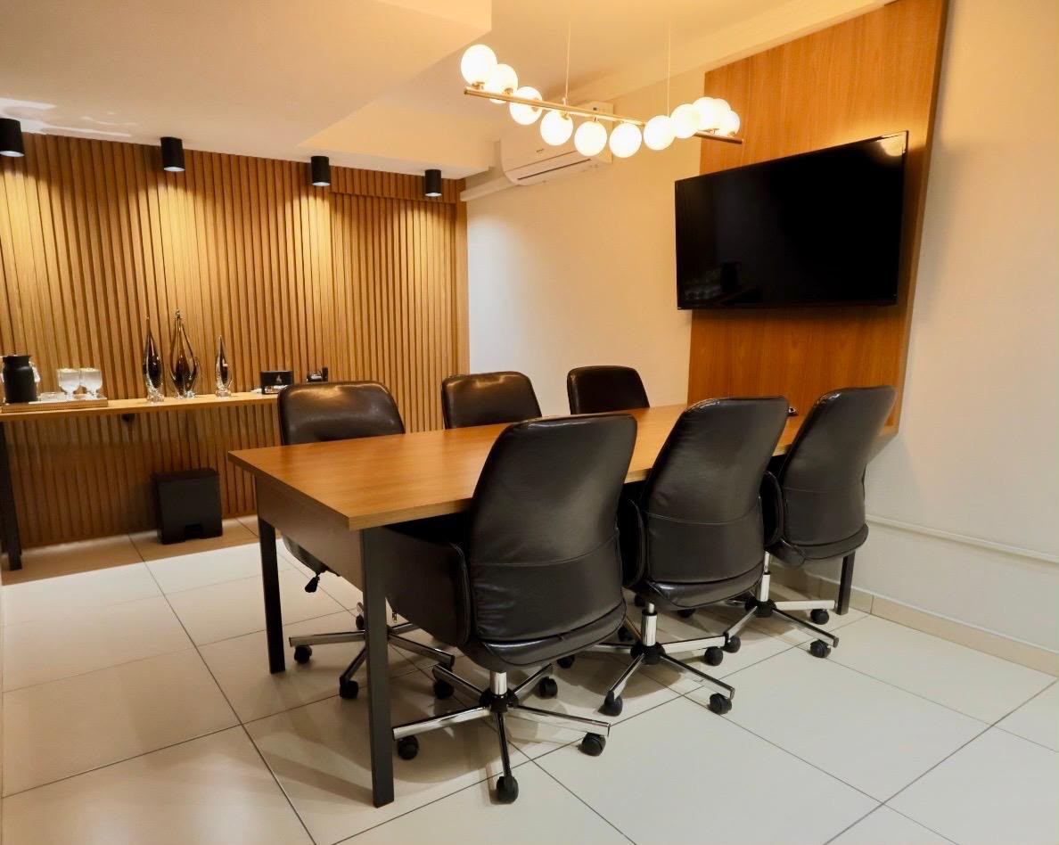 Sala de reunião para seis pessoas